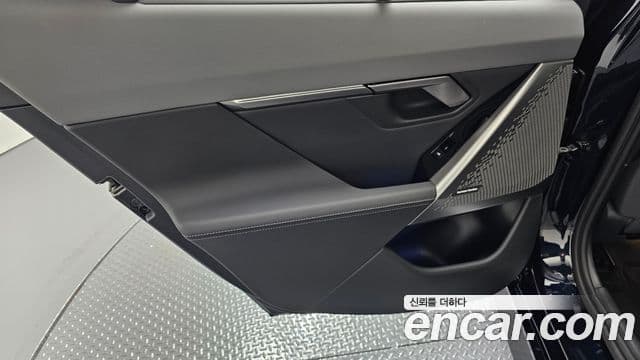 BMW 5 Series 2025 — Photo 25/33