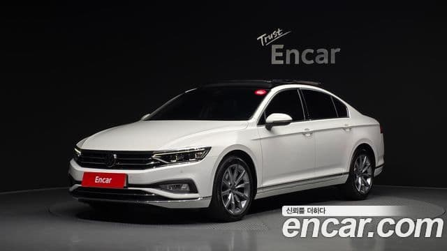 Volkswagen Passat GT 2022 — Şəkil 1/20