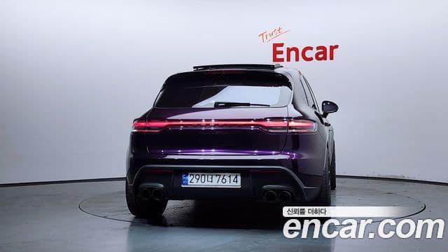 Porsche Macan 2020 — ფოტო 4/20
