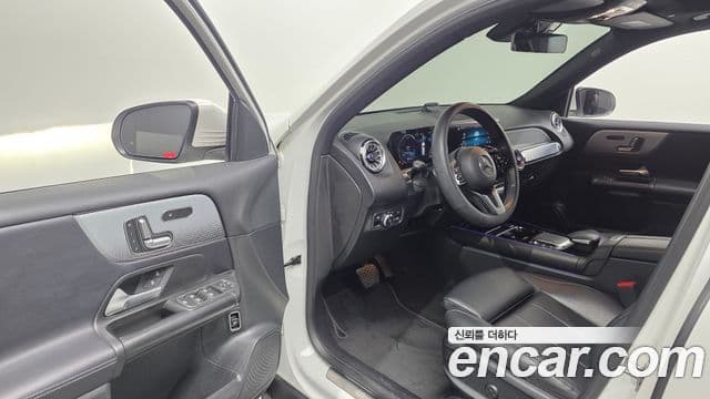 Mercedes-Benz GLB-Class 2021 — ფოტო 10/20