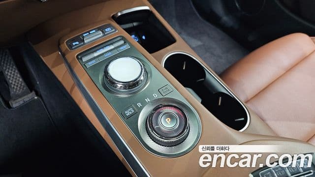 Genesis GV70 2023 — Şəkil 9/20