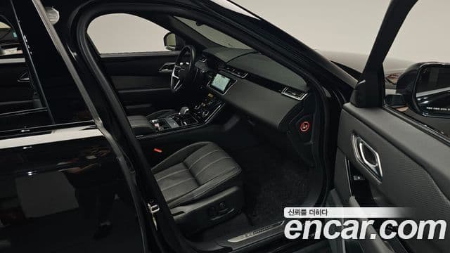 Land Rover Range Rover Velar 2022 — Şəkil 11/20