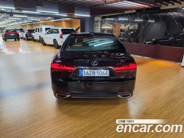 Lexus LS500 2025 — Şəkil 3/18