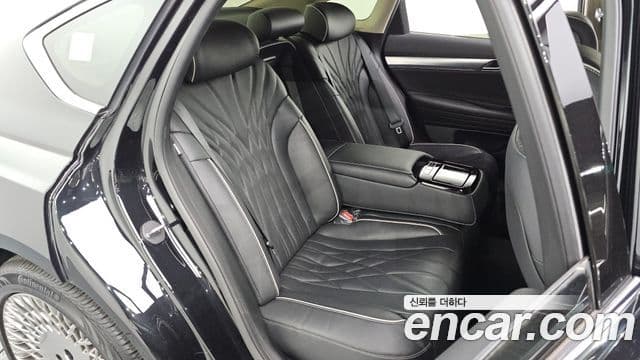 Genesis Electrified G80 2023 — фото 12 из 20