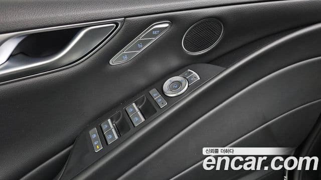 Genesis Electrified G80 2023 — фото 17 из 20