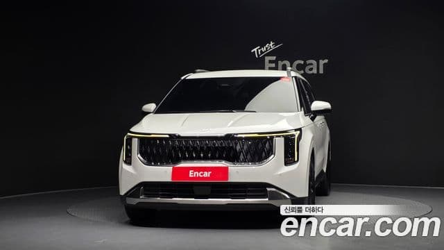 Kia Carnival 2023 — ფოტო 3/20