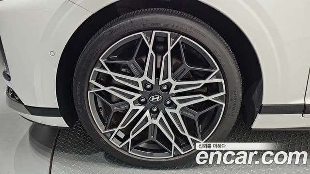 Hyundai Grandeur 2023 — ფოტო 5/20