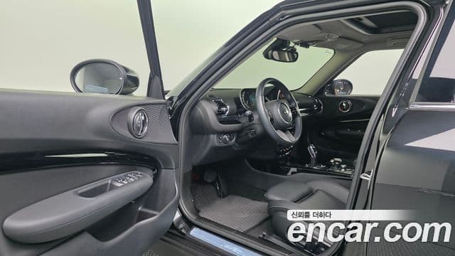 Mini Cooper Clubman 2023 — фото 10 из 20