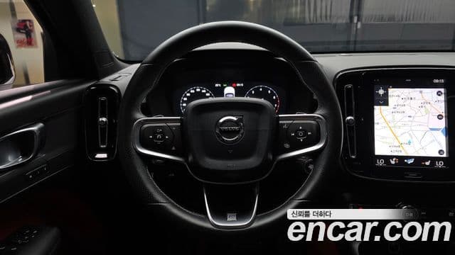 Volvo XC40 2019 — Фото 13/20