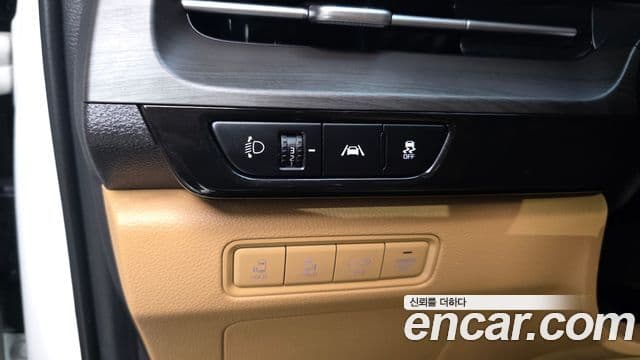 Kia Carnival 2022 — Şəkil 18/20