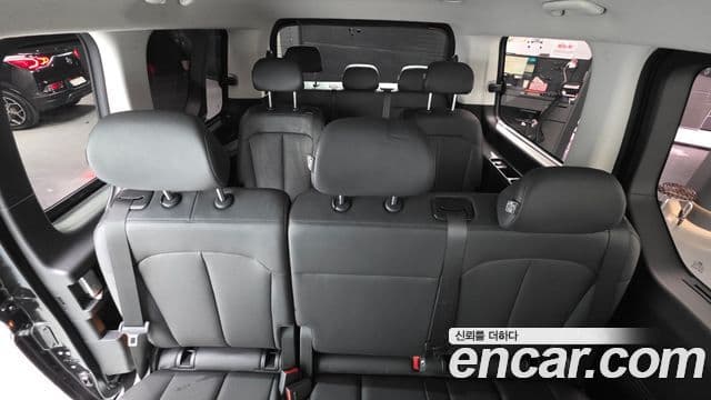 Hyundai Staria 2025 — фото 11 из 20