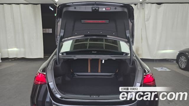 Mercedes-Benz E-Class 2024 — фото 20 из 20