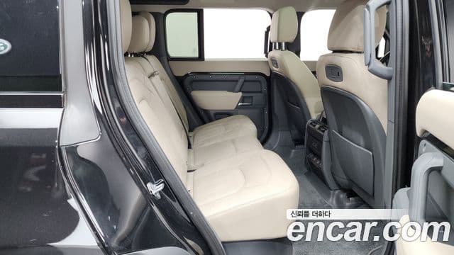 Land Rover Defender 2021 — ფოტო 11/20