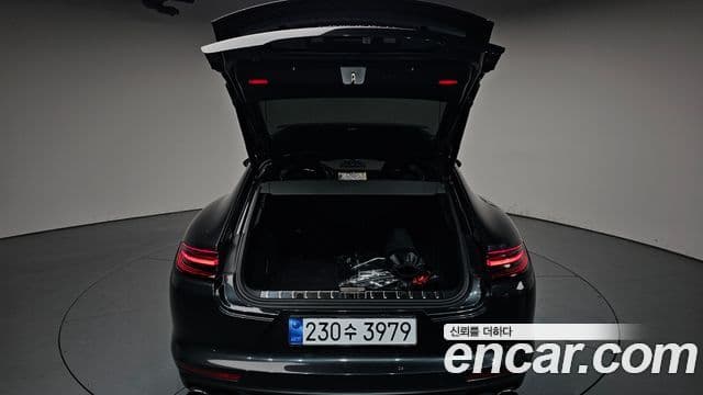Porsche Panamera 2018 — фото 20 из 20