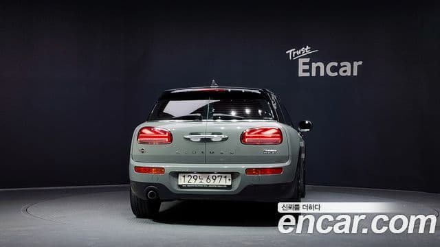Mini Cooper Clubman 2021 — фото 3 из 20