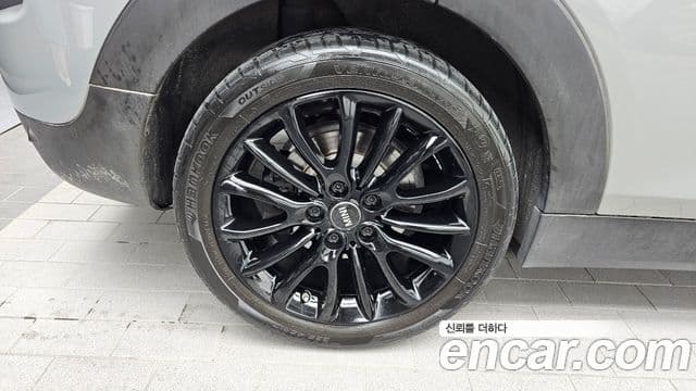 Mini Cooper Clubman 2021 — фото 4 из 20