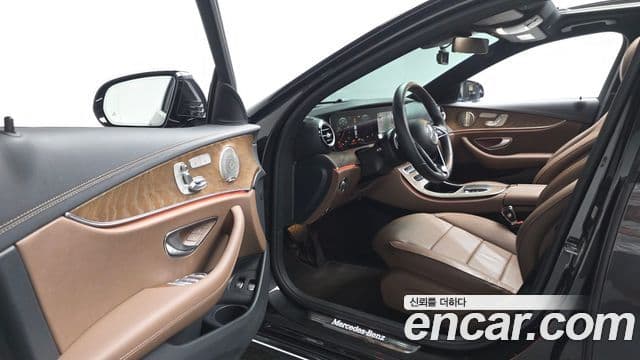 Mercedes-Benz E-Class 2021 — Şəkil 10/20