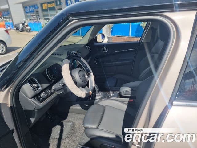 Mini Cooper Countryman 2021 — фото 7 из 18