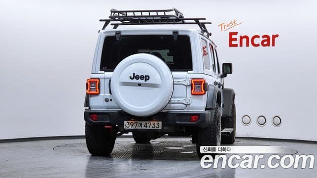 Jeep Wrangler 2019 — ფოტო 4/20
