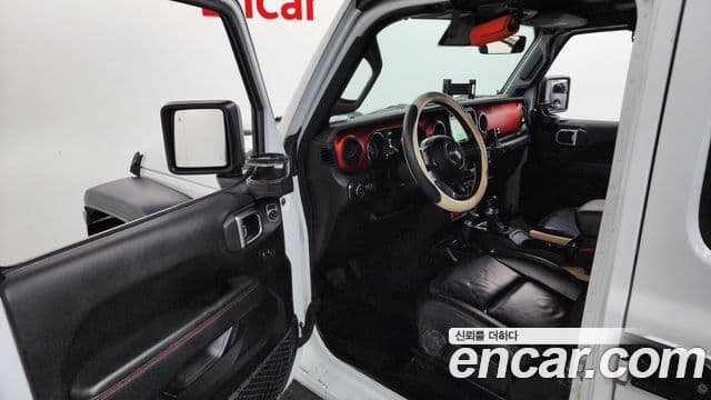 Jeep Wrangler 2019 — ფოტო 10/20