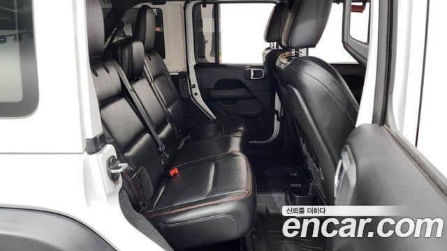 Jeep Wrangler 2019 — ფოტო 12/20