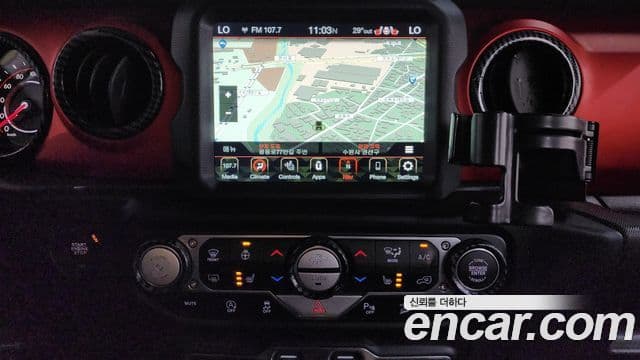 Jeep Wrangler 2019 — фото 14 из 20