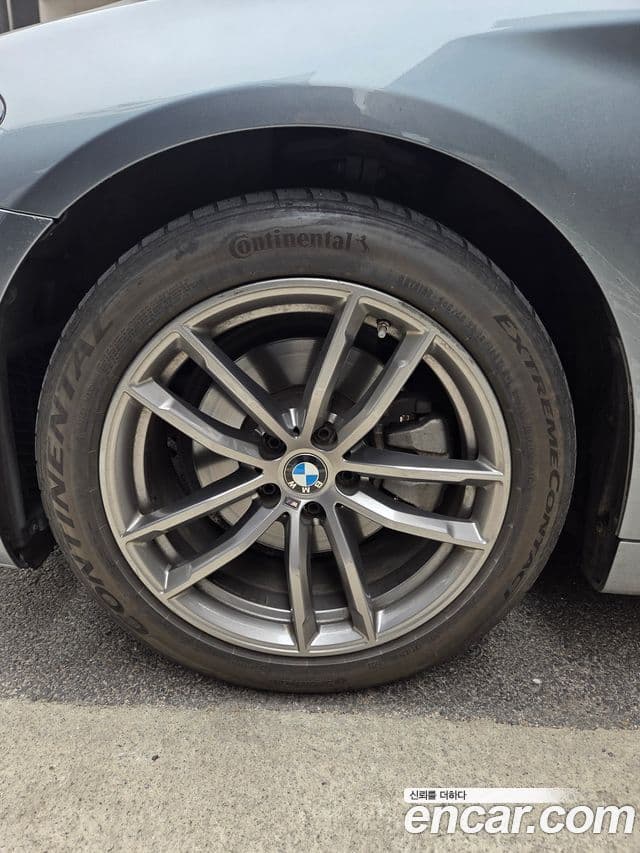 BMW 5 Series 2018 — фото 5 из 14