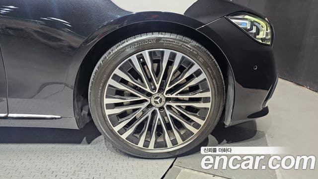 Mercedes-Benz S-Class 2022 — Photo 2/31