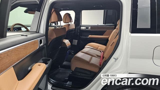 Hyundai Santa Fe 2025 — ფოტო 11/20