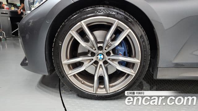 BMW 3 Series 2021 — ფოტო 5/20