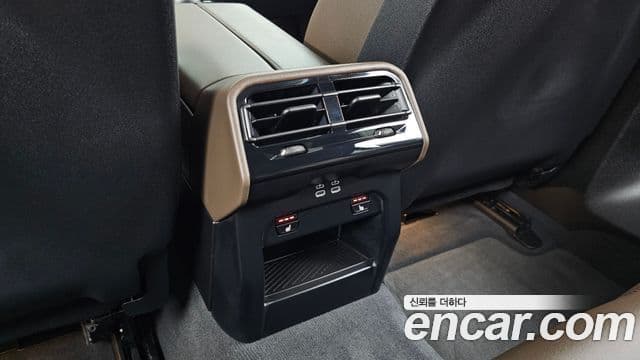 BMW 5 Series 2024 — фото 18 из 20