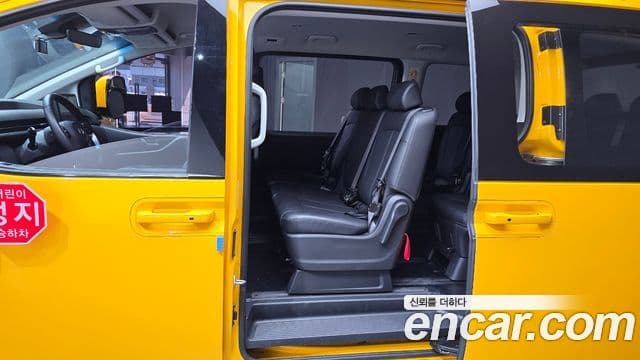 Hyundai Staria 2024 — фото 12 из 20