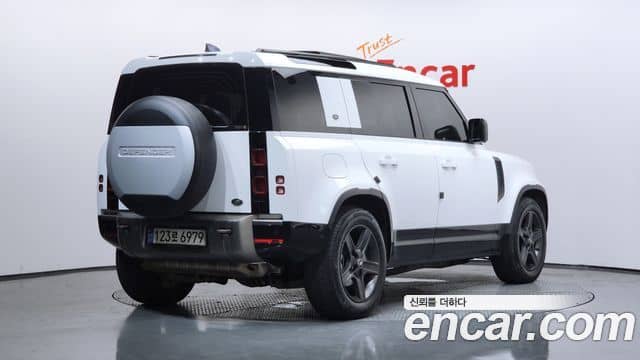 Land Rover Defender, 2021