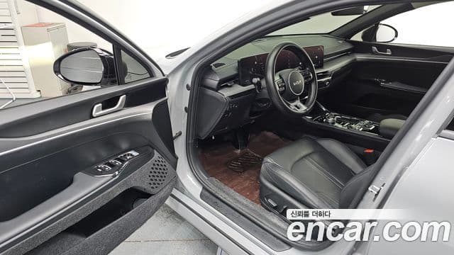 Kia K5 2024 — Şəkil 10/20