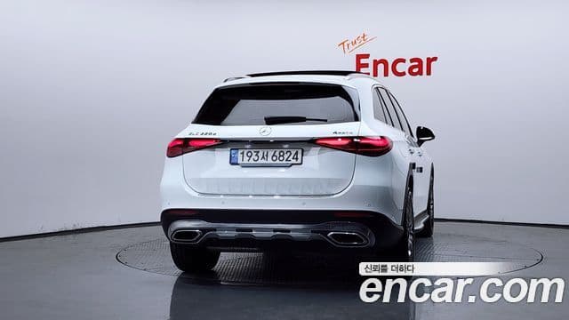 Mercedes-Benz GLC-Class 2023 — ფოტო 4/20