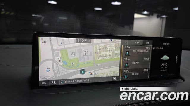Genesis GV70 2021 — ფოტო 15/20