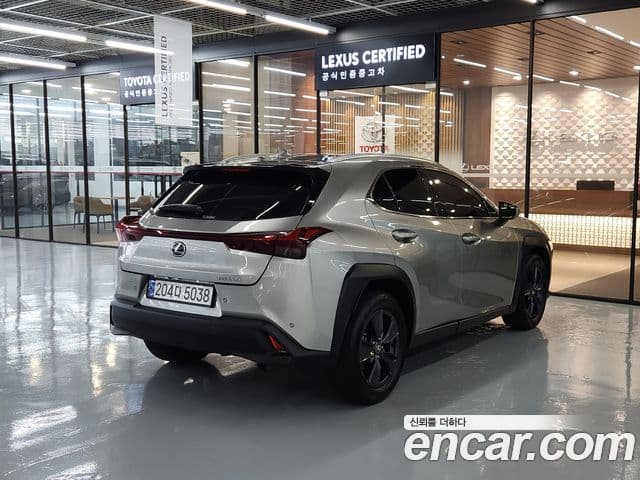 Lexus UX300h 2024 — ფოტო 1/20