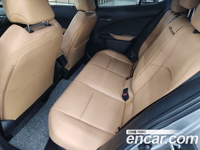Lexus UX300h 2024 — ფოტო 10/20