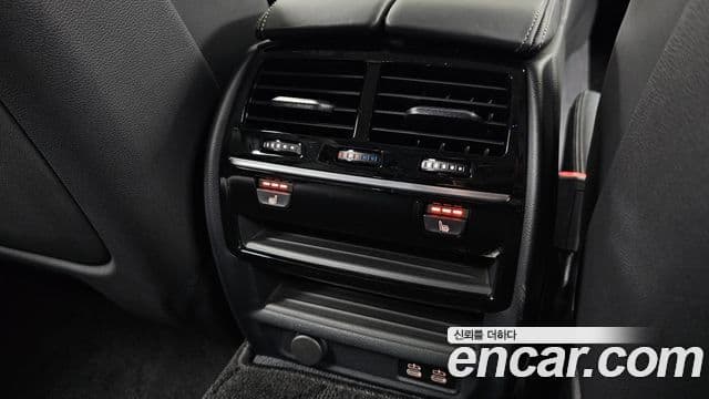 BMW 5 Series 2020 — Şəkil 19/20