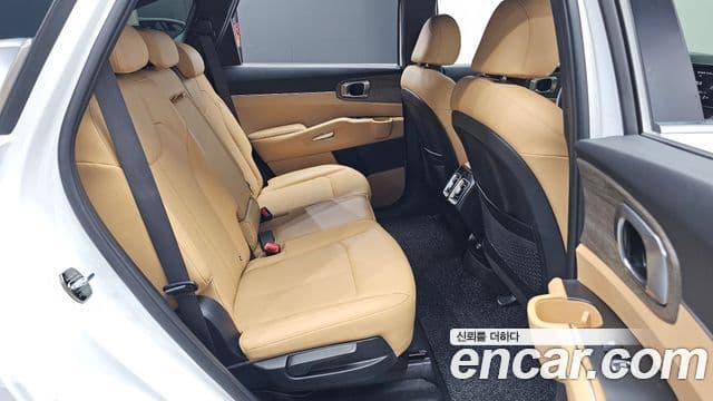 Kia Sorento 2022 — фото 11 из 20