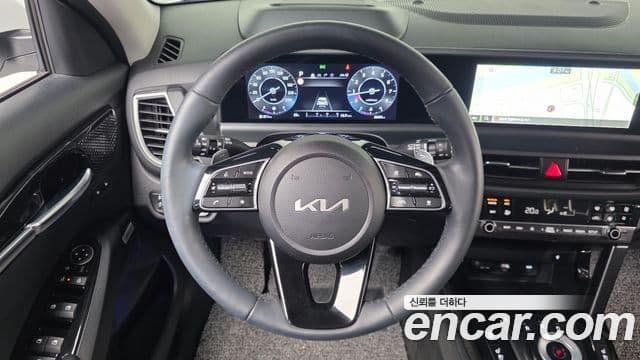 Kia Seltos 2025 — ფოტო 14/20