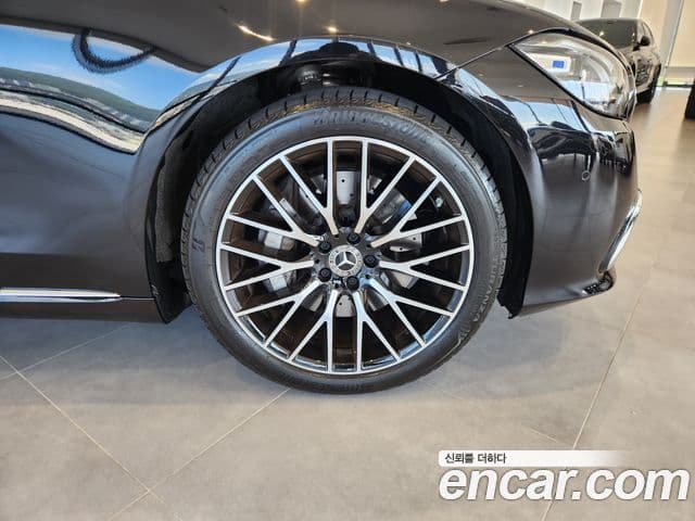 Mercedes-Benz S-Class 2025 — Photo 18/20