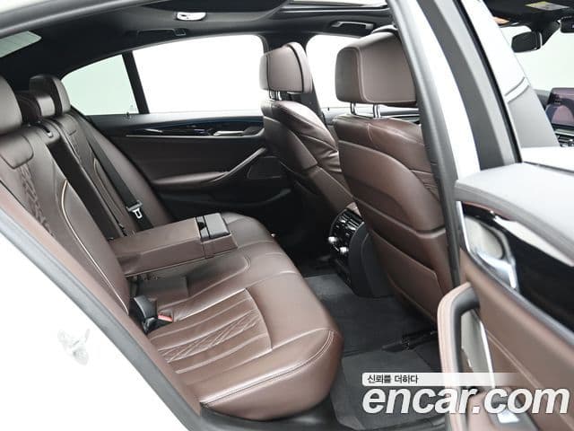 BMW 5 Series 2021 — ფოტო 11/20