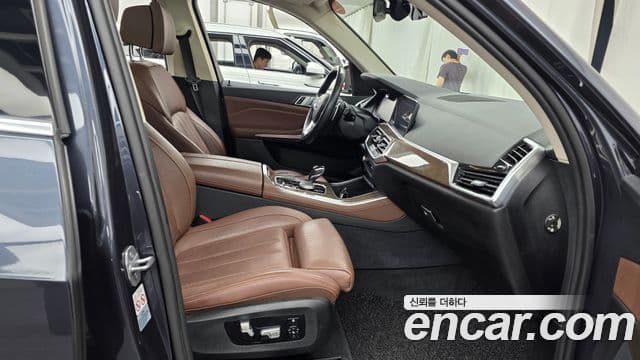 BMW X5 2019 — Photo 30/32