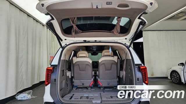 Kia Carnival 2024 — ფოტო 20/20
