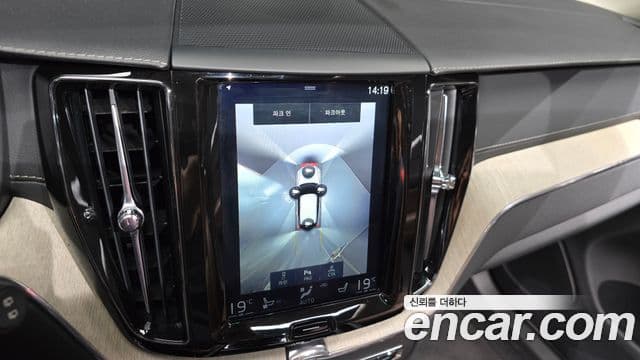 Volvo XC60 2019 — фото 14 из 20