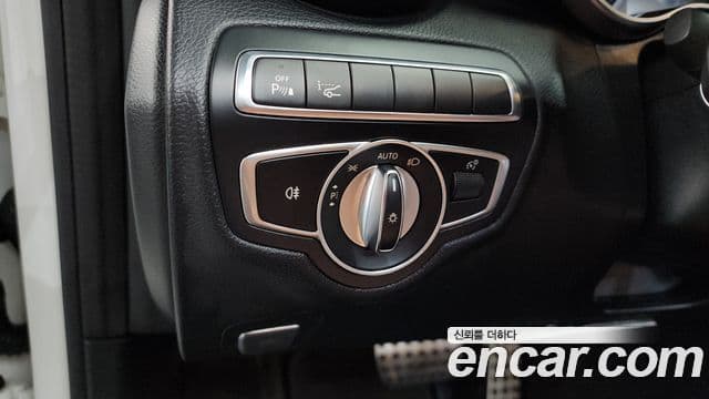 Mercedes-Benz C-Class 2018 — ფოტო 19/20