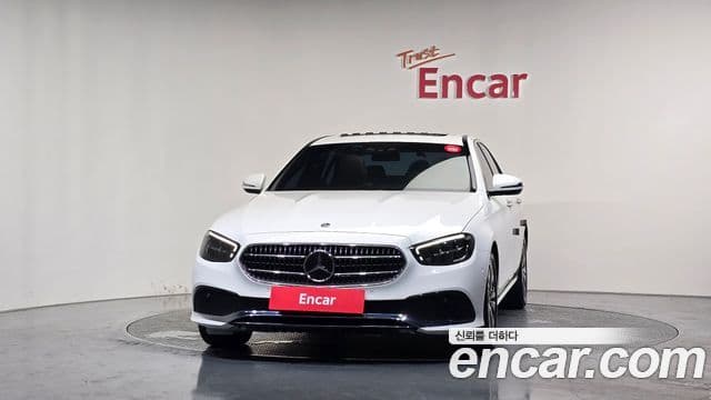 Mercedes-Benz E-Class 2020 — ფოტო 2/20