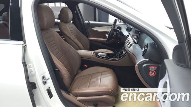 Mercedes-Benz E-Class 2020 — ფოტო 10/20