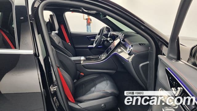 Mercedes-Benz GLC-Class 2025 — Photo 16/35